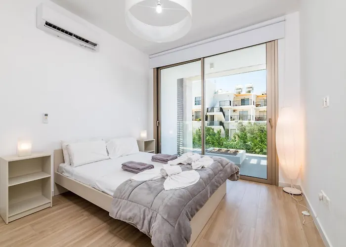 Azure Seaview - Ruby *