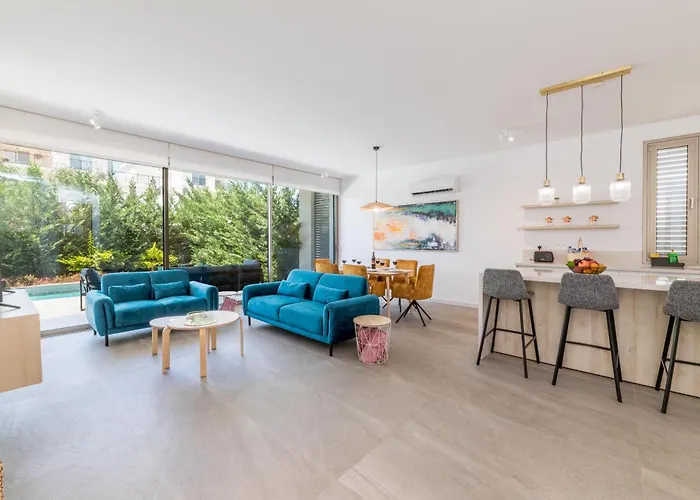 Azure Seaview - Ruby *