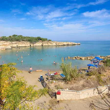 Azure Seaview - Ruby Protaras