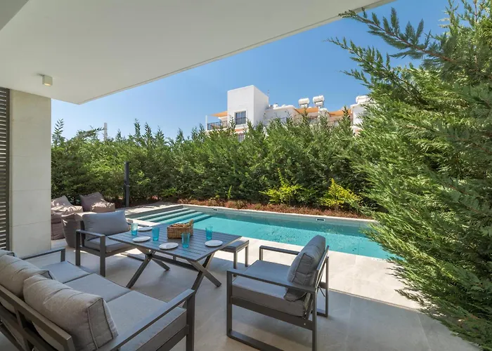 Azure Seaview - Ruby Protaras